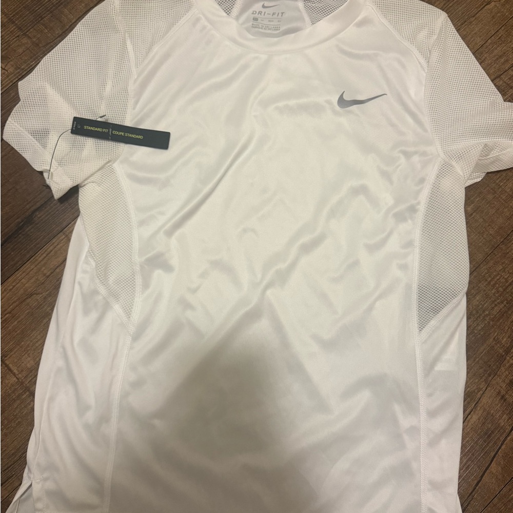 Nike Women White Dri-FIT Short Sleeve Tee. - Women XS-BRAND NEW WITH TAG